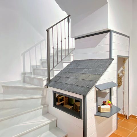 Watch on as the kids enjoy the playhouse in the second living area