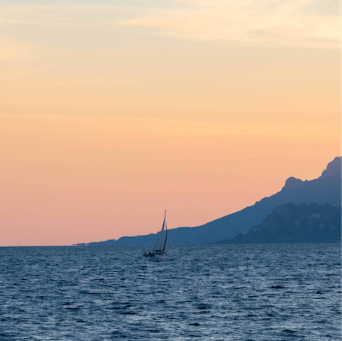 Stroll down to the beach in Pointe Croisette