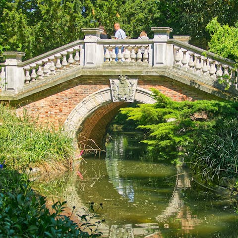 Soak up the sunshine with a morning stroll around Parc Monceau