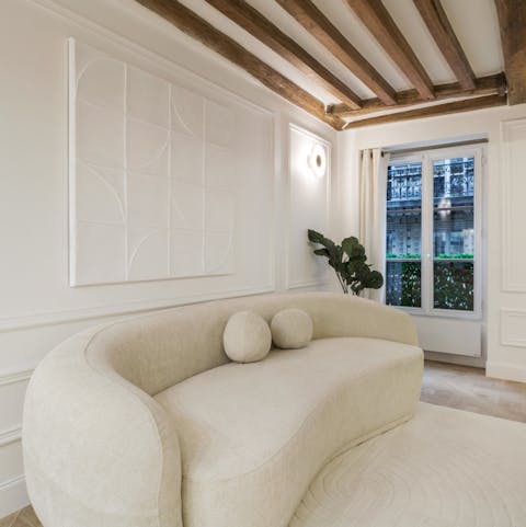 Relax with evening drinks at home or wander to a local bar