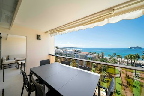 Host long lunches in the shade overlooking the Mediterranean