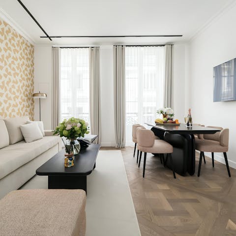 Dine and unwind in stylish open-plan living, right in the heart of Paris
