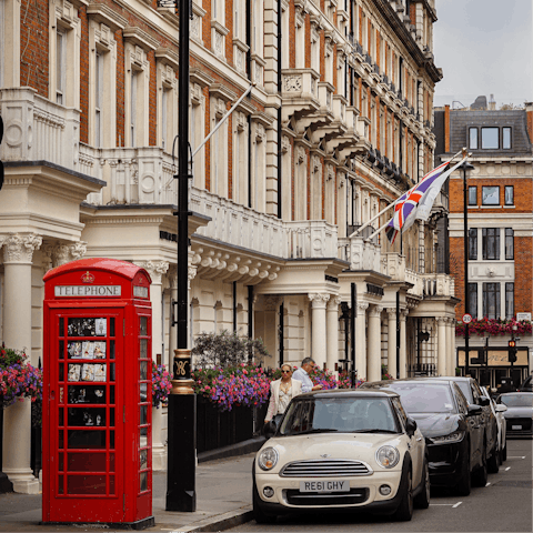 Discover the high-end restaurants and boutiques of Mayfair – it's all on your doorstep