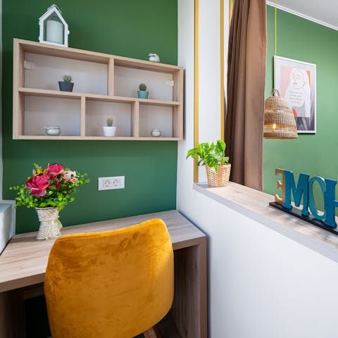 Set up your laptop and work remotely at the handy desk