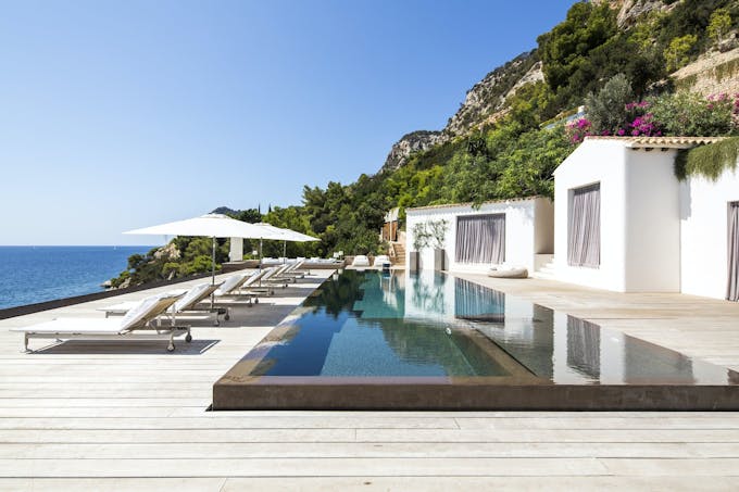 Cliffside Bliss