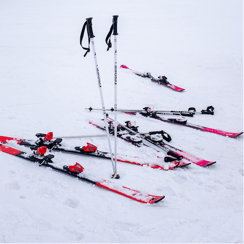 Located just ten minutes from the ski lift