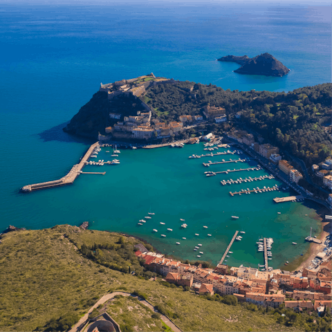 Discover Porto Ercole’s harbour on your doorstep