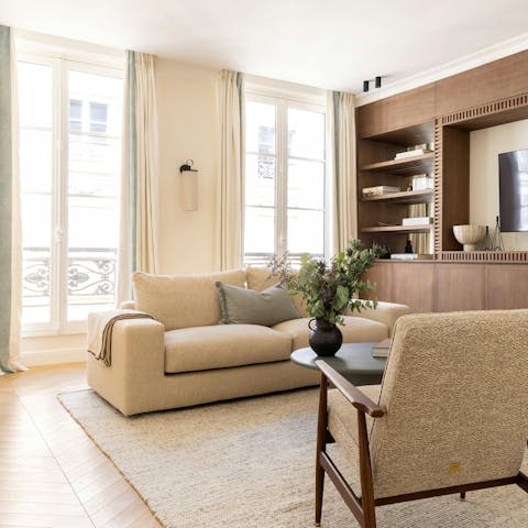 Curl up on the sofa after a long day of sightseeing
