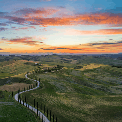 Explore the Tuscan countryside or chill out in the thermal springs of San Casciano dei Bagni, 5 kilometres away