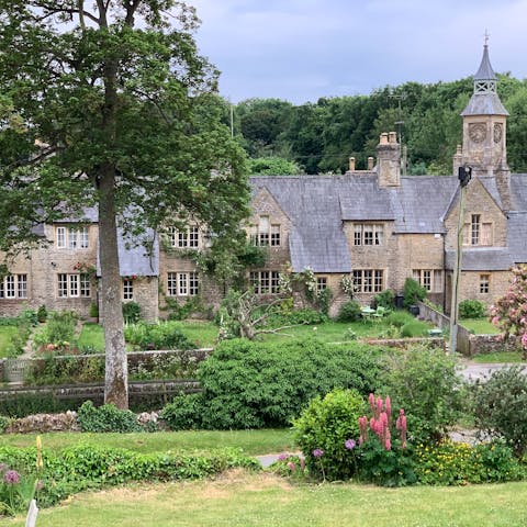 Explore the beautiful Cotswolds including nearby Stroud