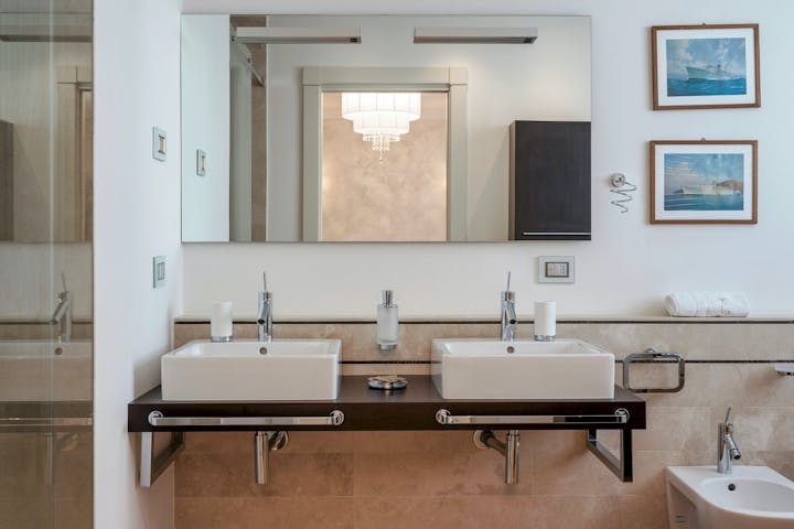 Bathroom photo