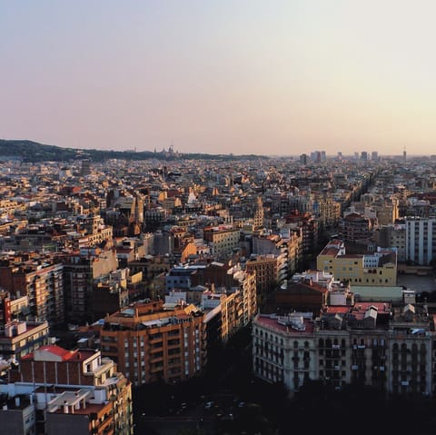 Explore your Eixample neighbourhood packed with stylish boutiques, bars, and restaurants