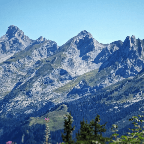 Put on your hiking boots and explore the mountains of Aravis