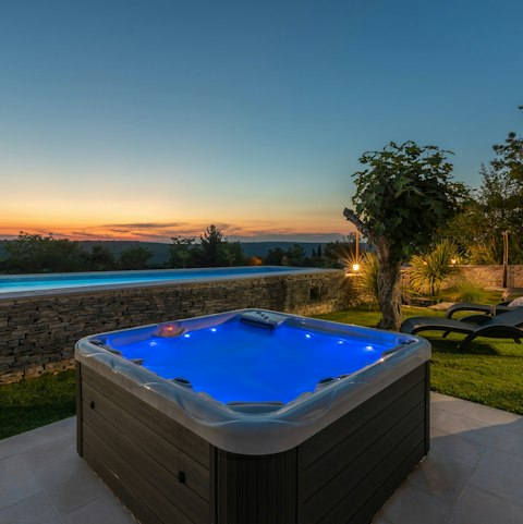 Watch the sunset from the hot tub