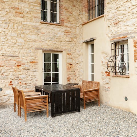 Savour long alfresco lunches in the courtyard