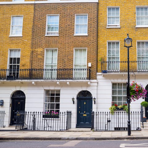 Stroll through glorious London streets