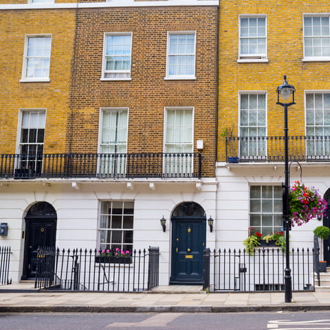 Stroll through glorious London streets