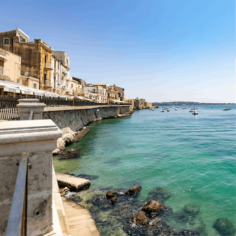 Explore historic Syracuse – a 17 kilometre drive away