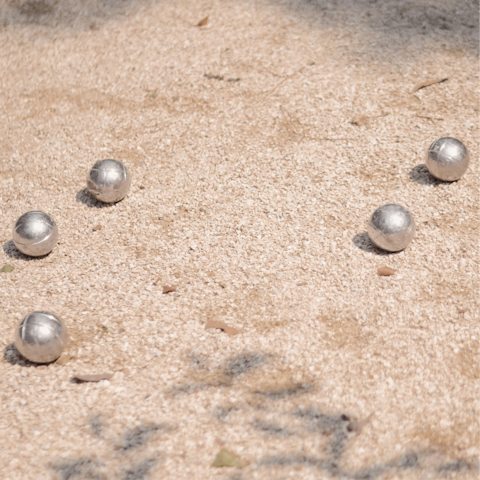 Start your afternoons with a game of boules