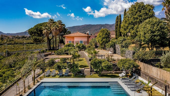 Etna Retreat