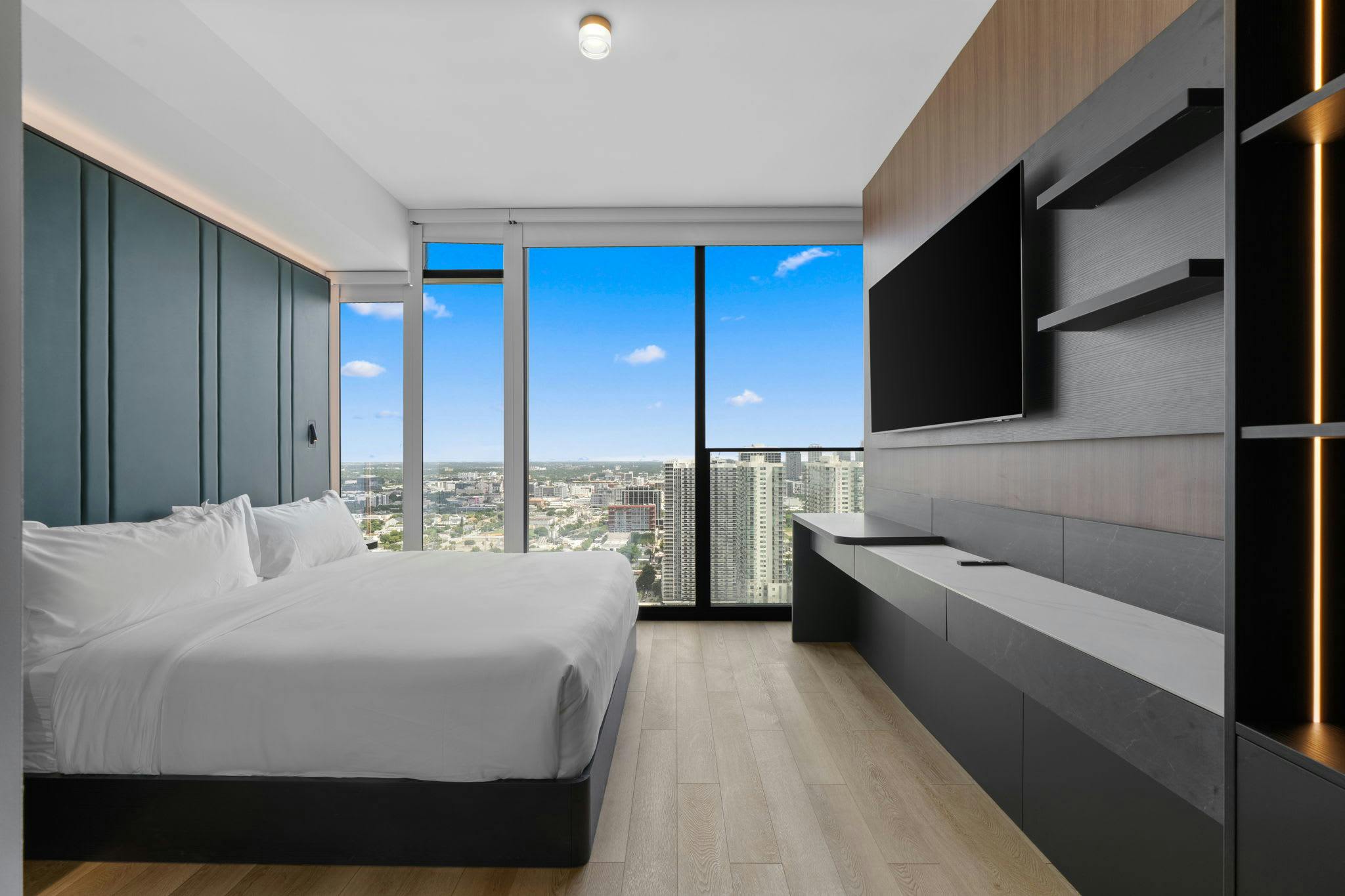 Morning, Miami