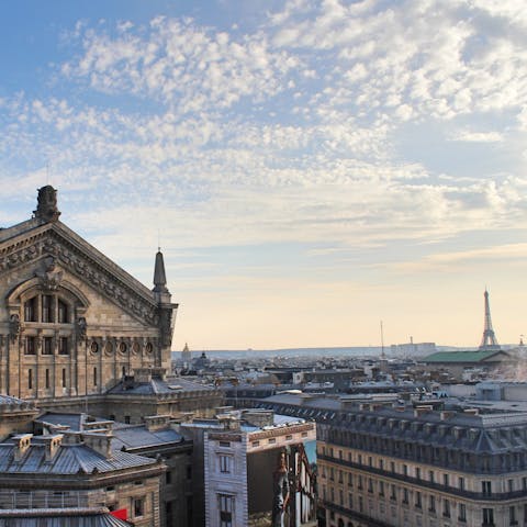 Immerse yourself in the artistic landscape of Paris from this home in the 2nd arrondissement