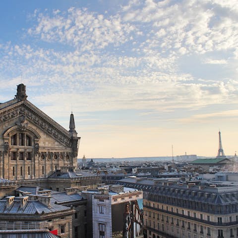 Immerse yourself in the artistic landscape of Paris from this home in the 2nd arrondissement