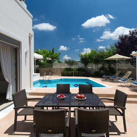 Gather together for an alfresco feast