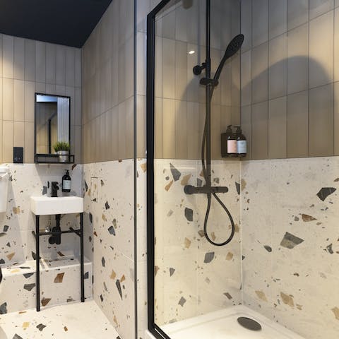 Pamper yourself before heading for a night out on the town in Edinburgh