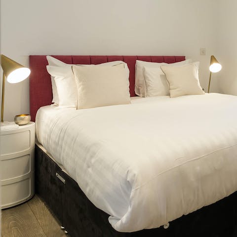 Have a good night's rest in the luxuriously plush bed