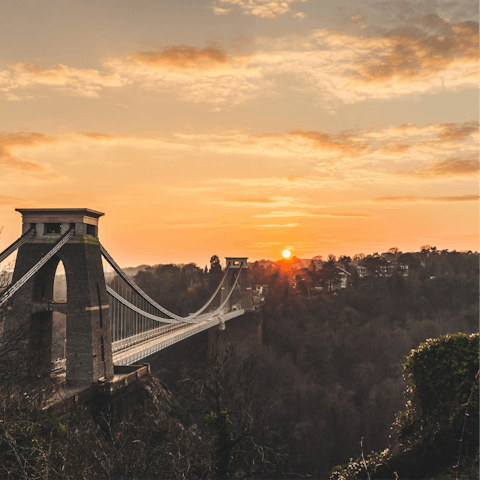 Watch a spectacular sunset over Clifton Suspension Bridge