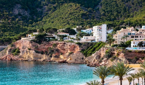 Stroll to El Albir Beach, just a short distance away
