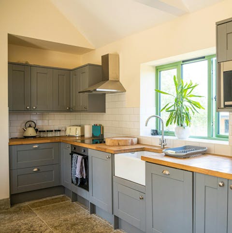 Cook a Full English to set you up for a day of walking in the Cotswolds