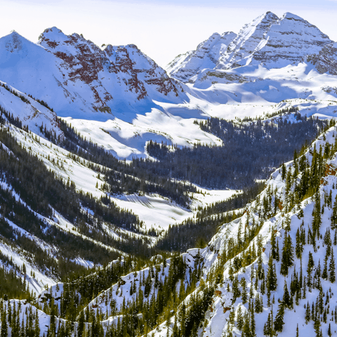Reach the mountains of Snowmass from downtown Aspen located just 30 minutes from the home