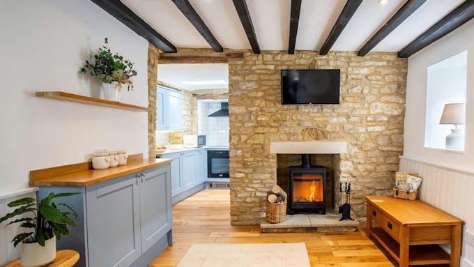 The Honeystone Den