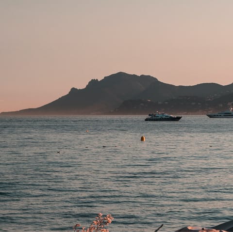 Enjoy refreshing strolls along the seafront in Pointe Croissette