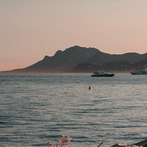 Enjoy refreshing strolls along the seafront in Pointe Croissette