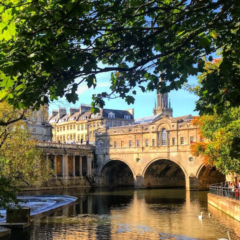 Explore the beautiful city of Bath – just five miles away