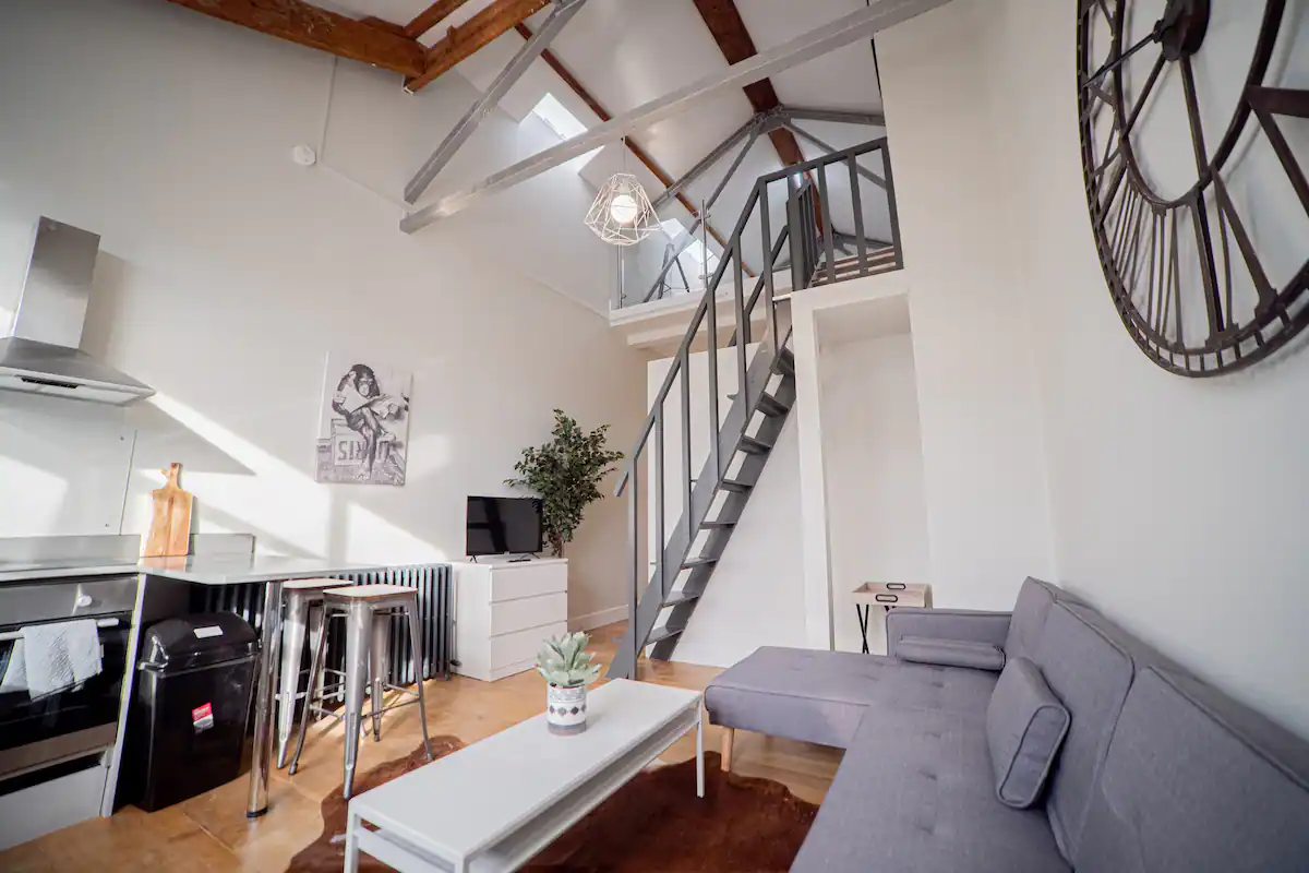 Station to Manhattan