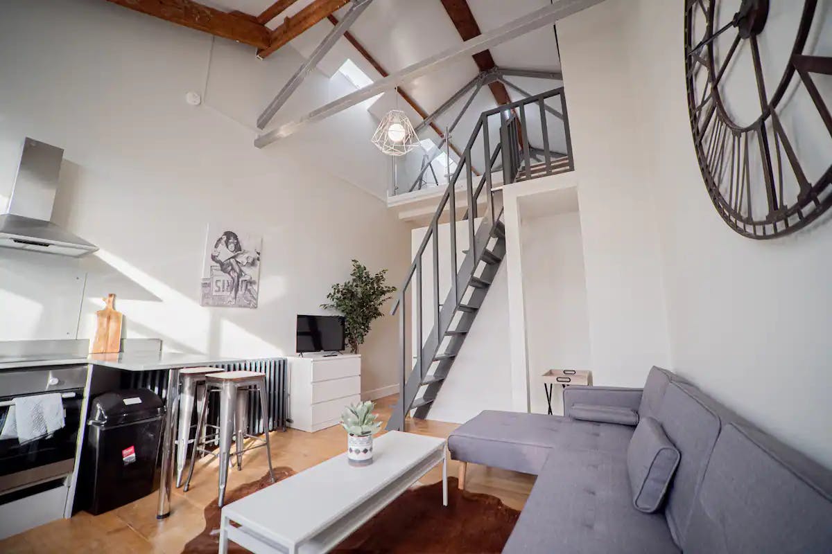 Station to Manhattan