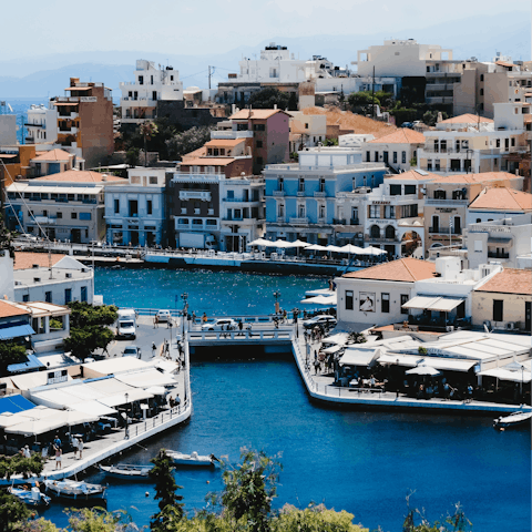 Take a day trip to Agios Nikolaos and wander the picturesque lanes