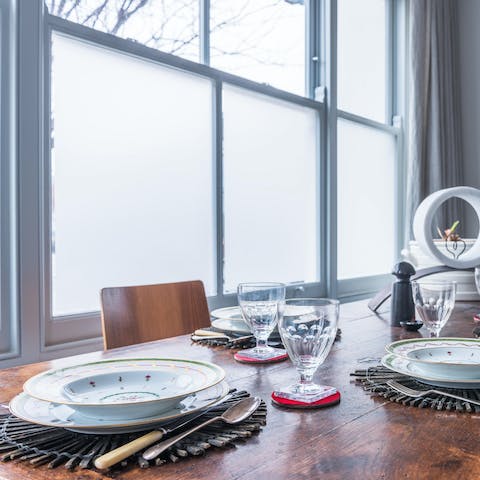 Serve up a delicious home-cooked roast dinner at the dining table