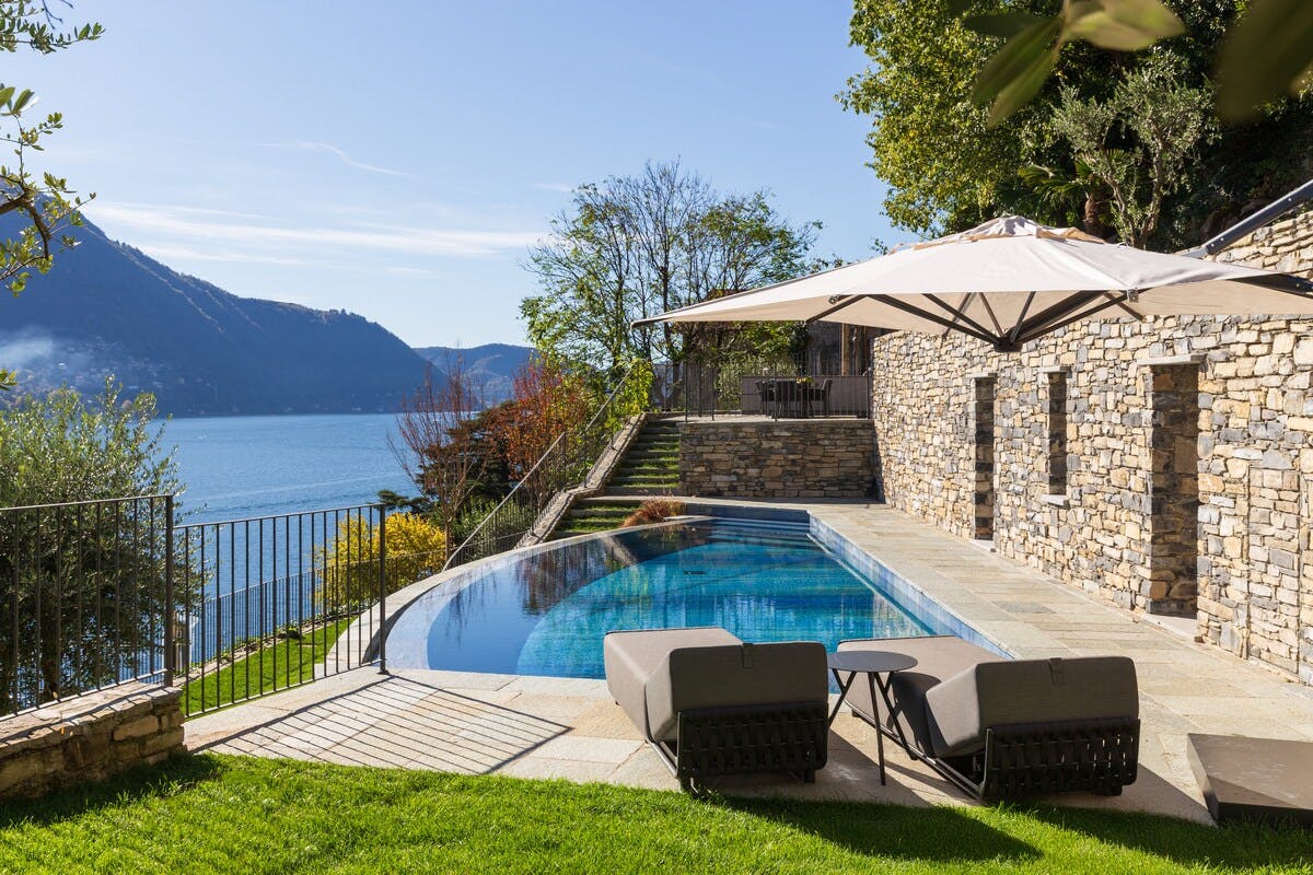 Fireplace & Como