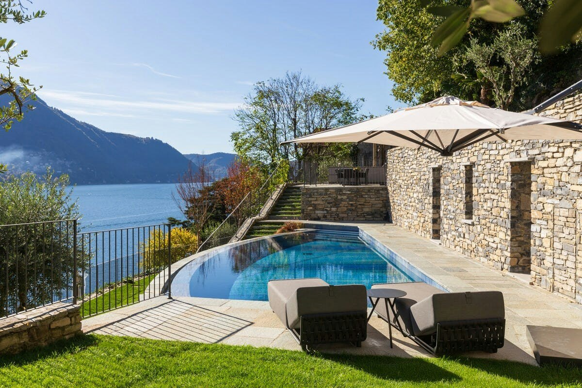 Fireplace & Como