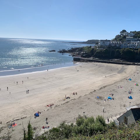 Walk to Looe Beach in just five minutes