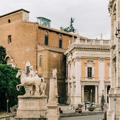 Stroll around Piazza del Campidoglio and stop off for an aperitivo