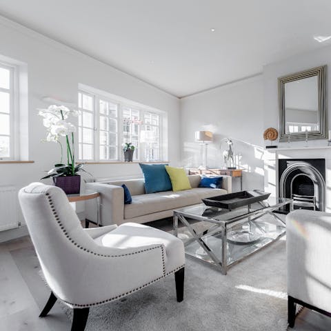 Chill out in the elegant living space with a glass of fizz