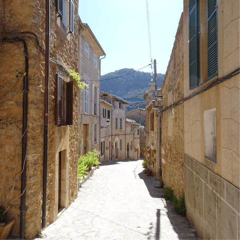 This house is located in a quiet village with a selection of restaurants and bars.