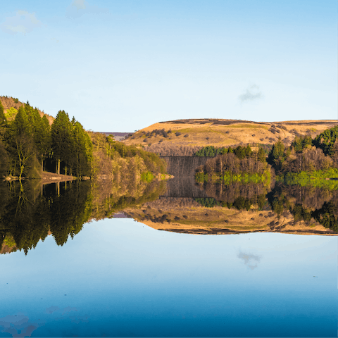 Hike around the hills, forests and lakes of the Peak District National Park
