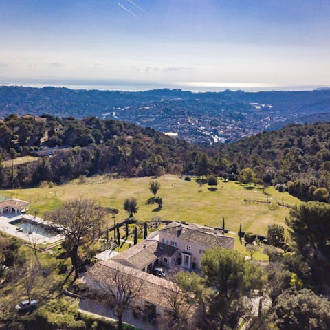 Enjoy the beautiful Saint Paul de Vence scenery